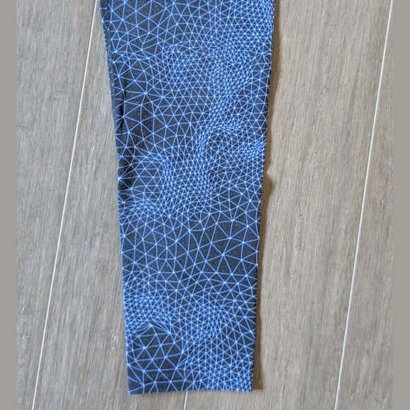 Tuff Athletics Cropped Leggings, Blue Burst Pattern, Sz S - Picture 3 of 11
